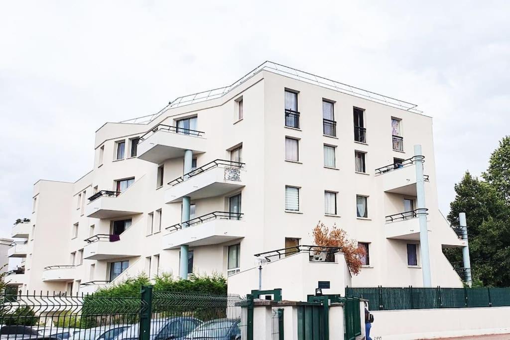 Le Jules Val - Studio cosy en résidence + Parking + Wi-fi Evry-Gregy-sur-Yerre Extérieur photo